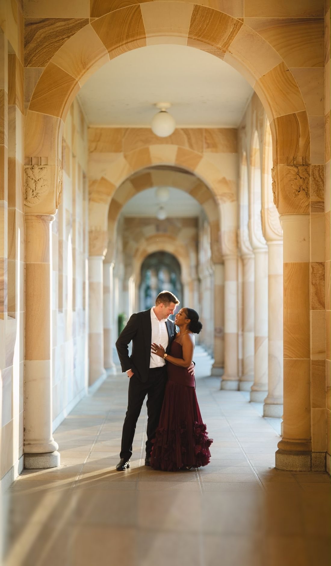 Nontobeko and Ville under sandstone arches
